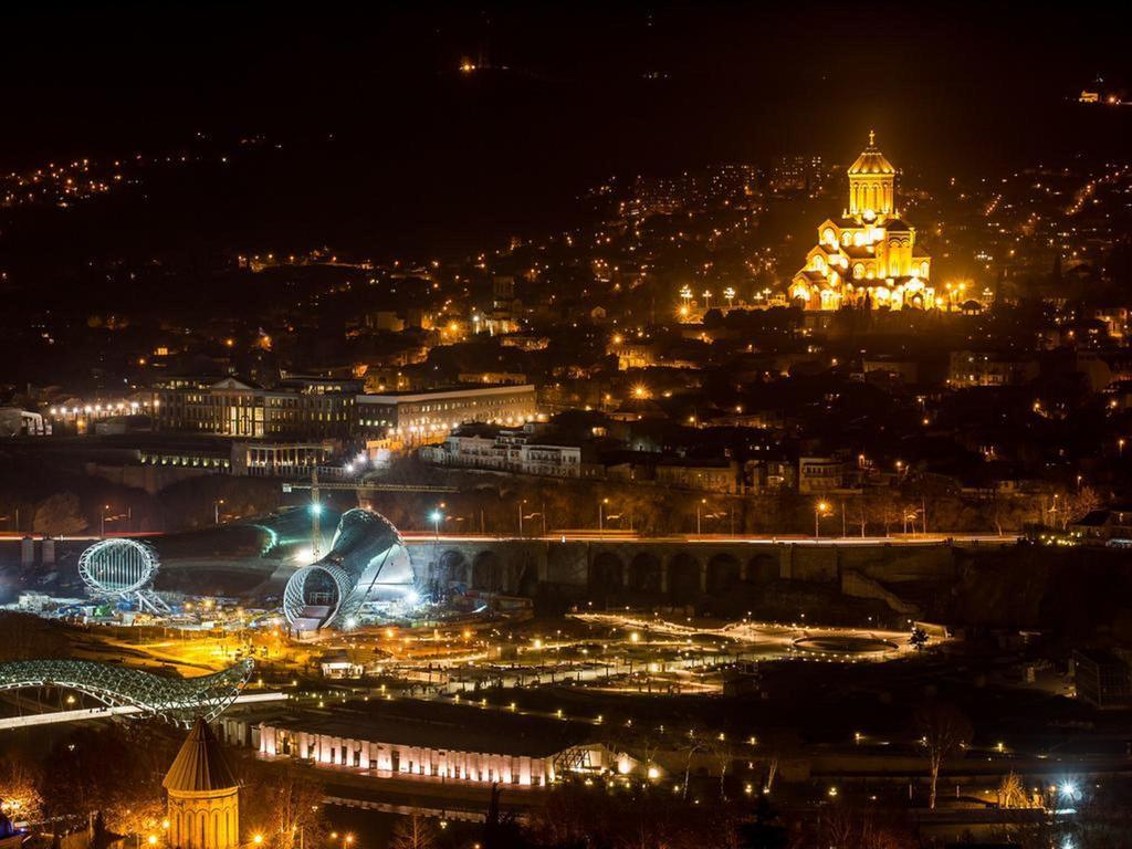 Freedom Square Apartment Tbilisi Buitenkant foto